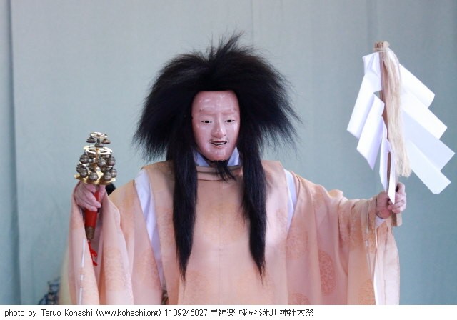 氷川神社例大祭2011 本殿、里神楽 1109246027 里神楽 幡ヶ谷氷川神社大祭 photo