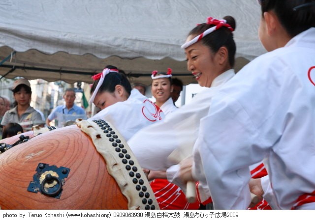 梅・白梅・紅梅 0909063930 湯島白梅太鼓 湯島ちびっ子広場2009 thumbnail