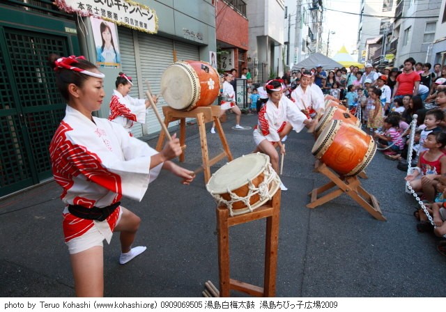 梅・白梅・紅梅 0909069505 湯島白梅太鼓 湯島ちびっ子広場2009 thumbnail