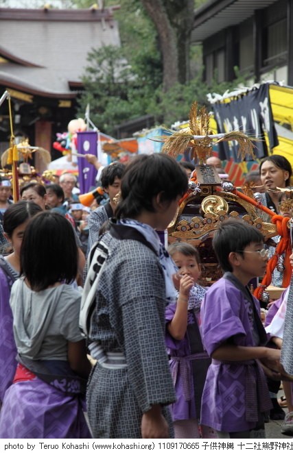 十二社熊野神社大祭 2011 1109170665 子供神輿 十二社熊野神社大祭 photo