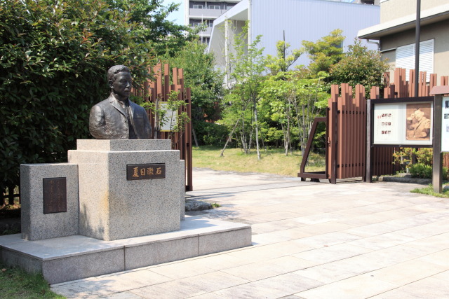 5月の新宿区の公園 1305160974 漱石公園 新宿区早稲田南 thumbnail
