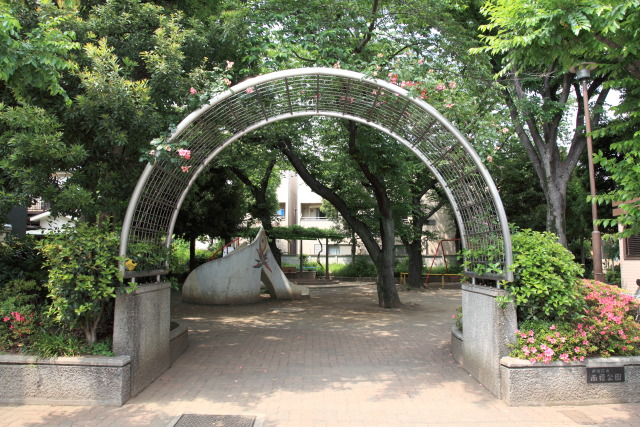 5月の新宿区の公園 130516MP0934 南榎公園 新宿区南榎 thumbnail